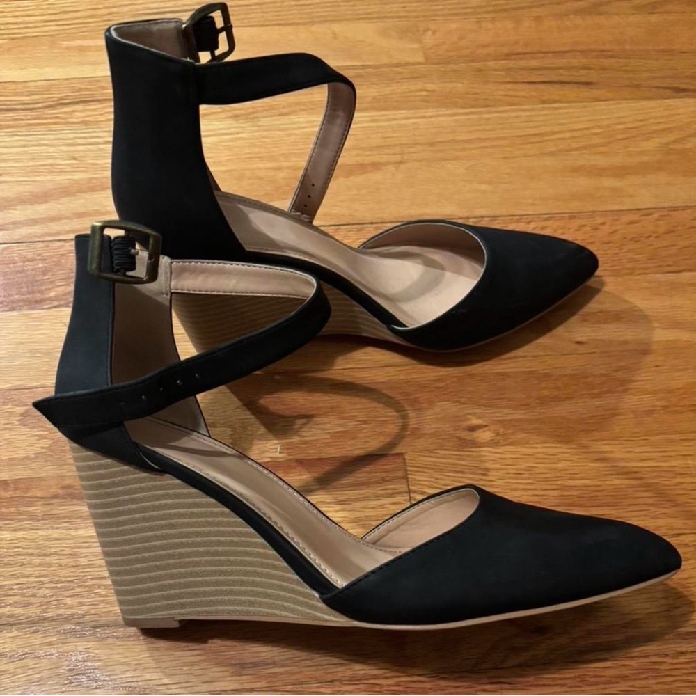 Carlos Santana Black and Tan Wedge Heels